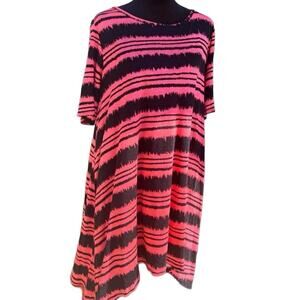 Emetla women’s short sleeve, long, handkerchief hem top, women's size M